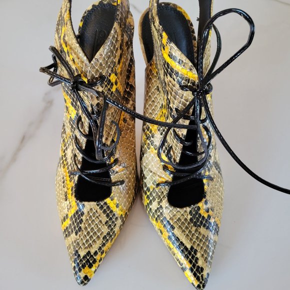 ASOS  Lace lace up high heeled shoe in yellow snake - Picture 3 of 7